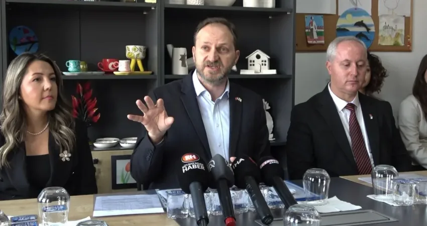 Yeşilay’dan kumar bağımlılığı uyarısı Yeşilay Cemiyeti Genel Başkanı Doç. Dr. Mehmet Dinç, Yeşilay’ın, Türkiye