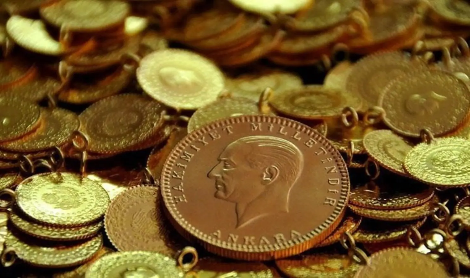 Altın fiyatları güne yükselişle başladı. Yurttaşlar günün altın fiyatlarını merak