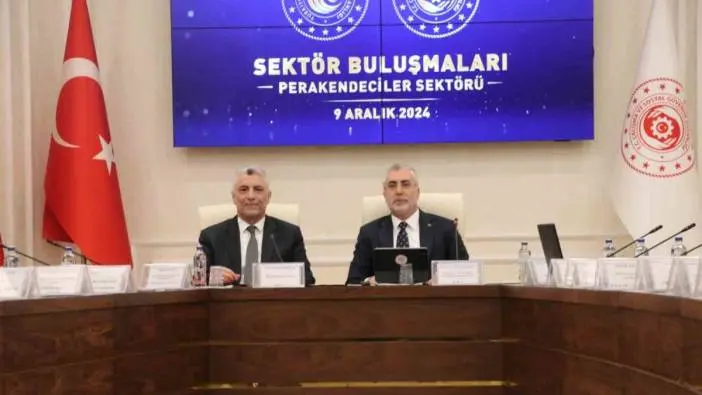 Ticaret Bakanı Ömer Bolat, asgari ücret fırsatçılarına seslenerek, "Yaklaşımlara izin