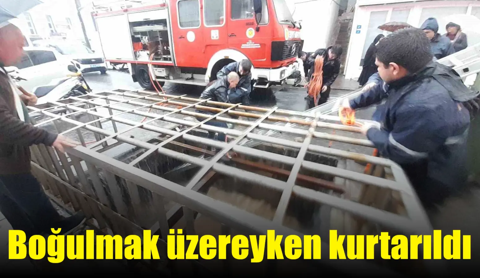 Muğla’nın Bodrum ilçesinde dere yatağına giren bir kişi, sel suyu