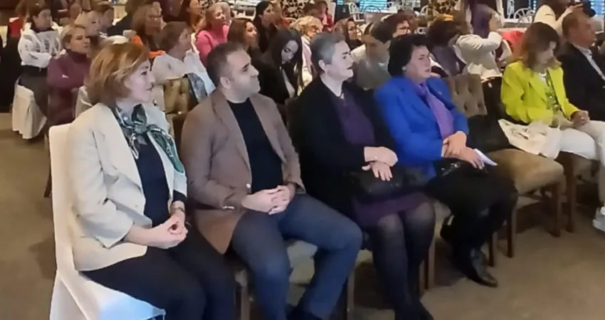 CHP Marmaris Kadın Kolları 5 Aralık Dünya Kadın Hakları Günü semineri düzenledi Cumhuriyet Halk Partisi Marmaris Kadın Kolları, Türk kadınına seçme ve