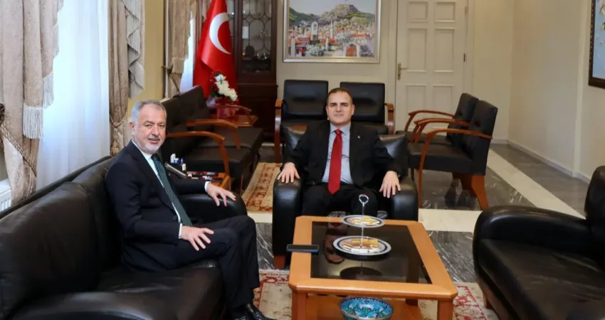 Cumhur Uzun, Muğla Valisi Dr. İdris Akbıyık’ı ziyaret etti.