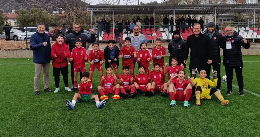 DÜĞEREK GÜNEŞ SPOR KULÜBÜ ALT YAPI’DA BAŞARILI İŞLERE İMZA ATMAYA DEVAM EDİYOR Düğerek Güneş Spor Kulübü alt yapıdaki yapmış olduğu başarılı projelerle