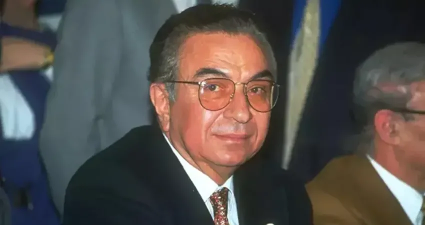 Eski bakan ve Aydın Milletvekili Nahit Menteşe 92 yaşında hayatını