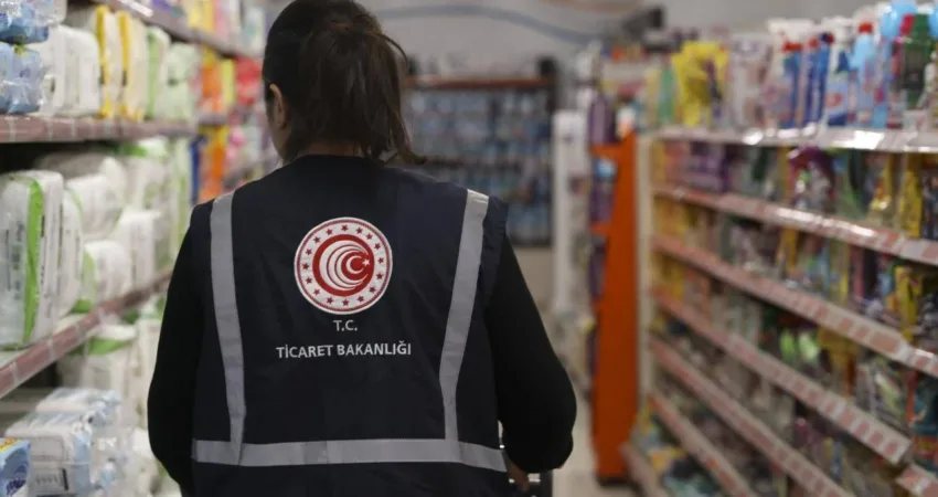 Haksız fiyat artışına 81 ilde denetim! 2 milyon 830 bin 897 TL ceza kesildi Ticaret Bakan Yardımcısı Mahmut Gürcan, asgari ücret artışı sonrası haksız
