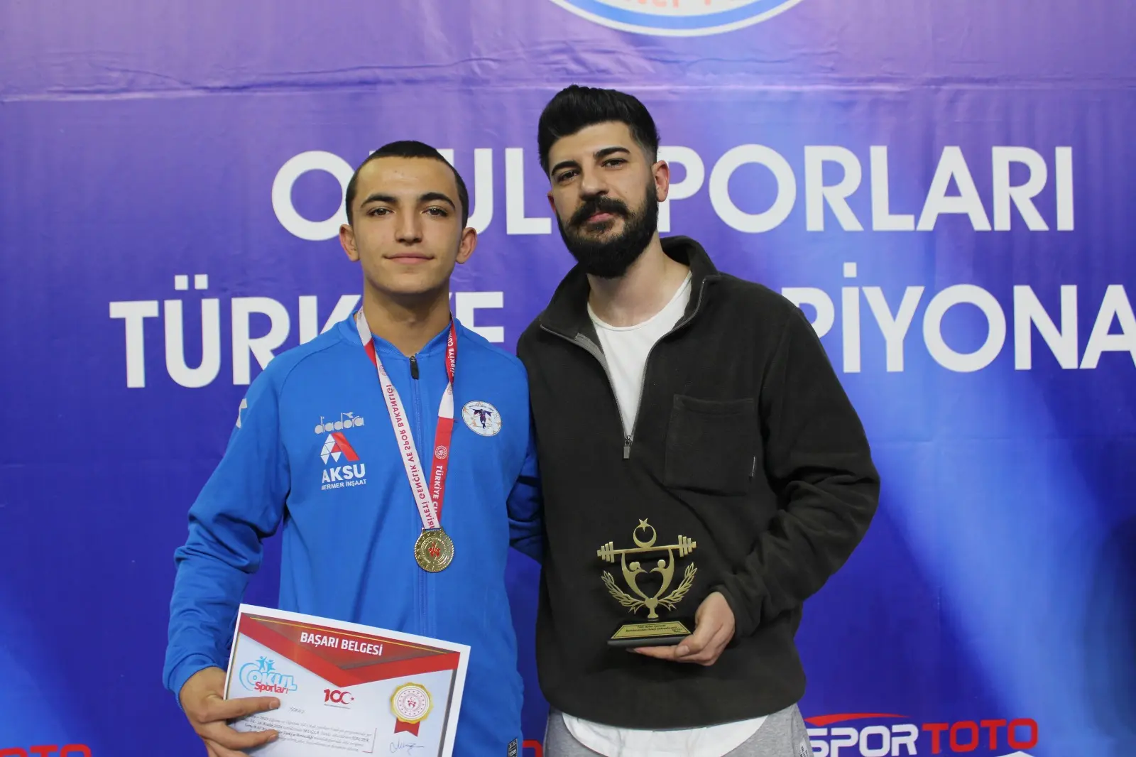 Türkiye Halter Şampiyonası, Menteşe Kapalı Spor Salonu'nda gerçekleşen üç günlük