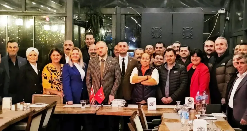 MHP Muğla İl Başkanı Burak Demirel, Marmaris Muhtarlarıyla Buluştu MHP Muğla İl Başkanı Burak Demirel, Marmaris’te düzenlenen yemekli toplantıda