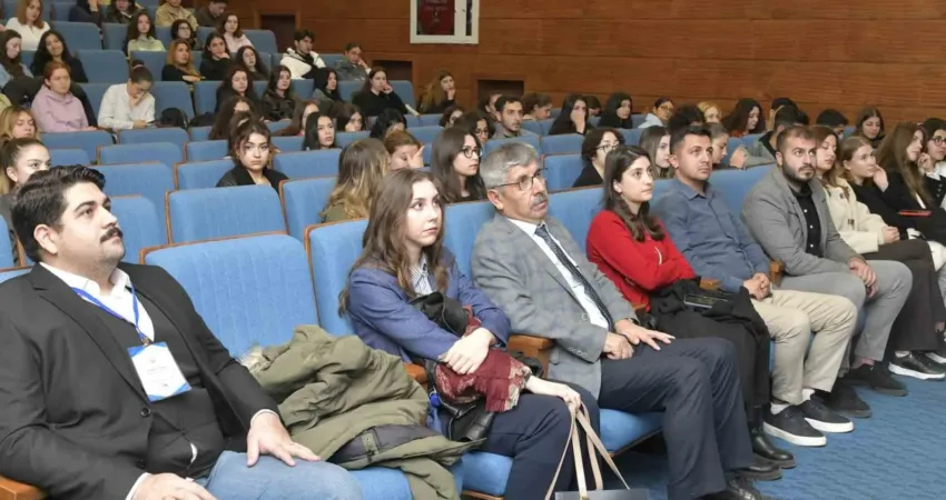 MSKÜ öğrencileri Erasmus hakkında bilgilendirildi MSKÜ Genç Kalite Topluluğu tarafından öğrencileri bilgilendirmek amacıyla Erasmus+ Tanıtım