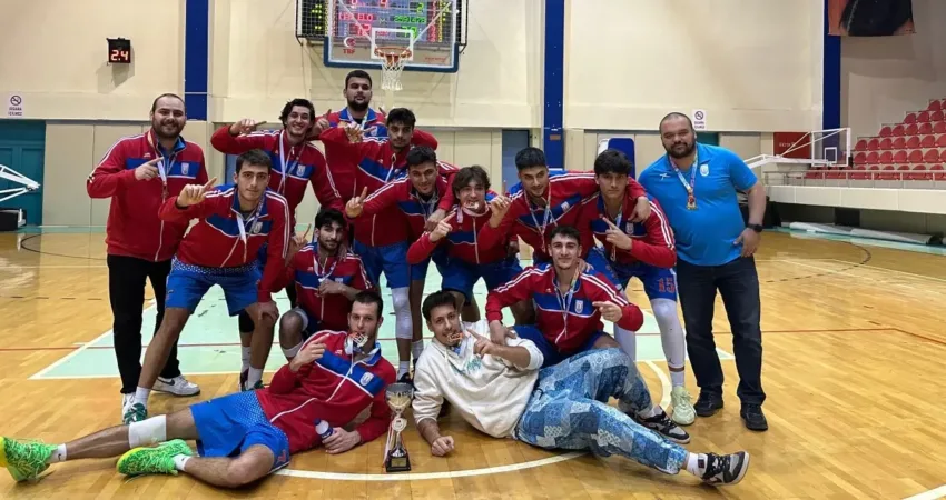 MSKÜ’den Büyük Başarı! Erkek Basketbol Takımı Bölgesel Lig Şampiyonu Oldu MSKÜ Erkek Basketbol Takımı, Türkiye Üniversite Sporları Federasyonu tarafından düzenlenen