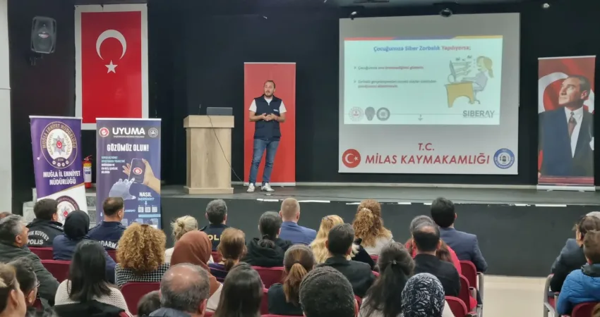 Milas’ta öğretmen ve velilere yönelik bilgilendirme semineri düzenlendi Muğla'nın Milas ilçesinde gerçekleştirilen seminerde, öğretmen, öğrenci ve velilere uyuşturu,