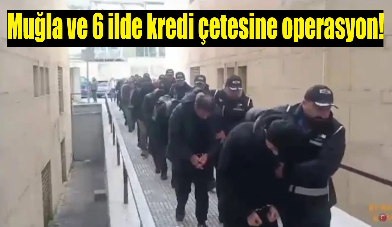 Bursa Emniyet Müdürlüğü ekipleri; bankalarda tanıdıkları olduklarını belirtip kredi çekme