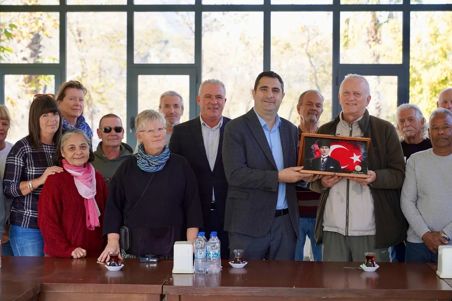 Ortaca Belediye Başkanı Evren Tezcan, Dalyan Mahallesi'nde 12 yıldır gönüllü