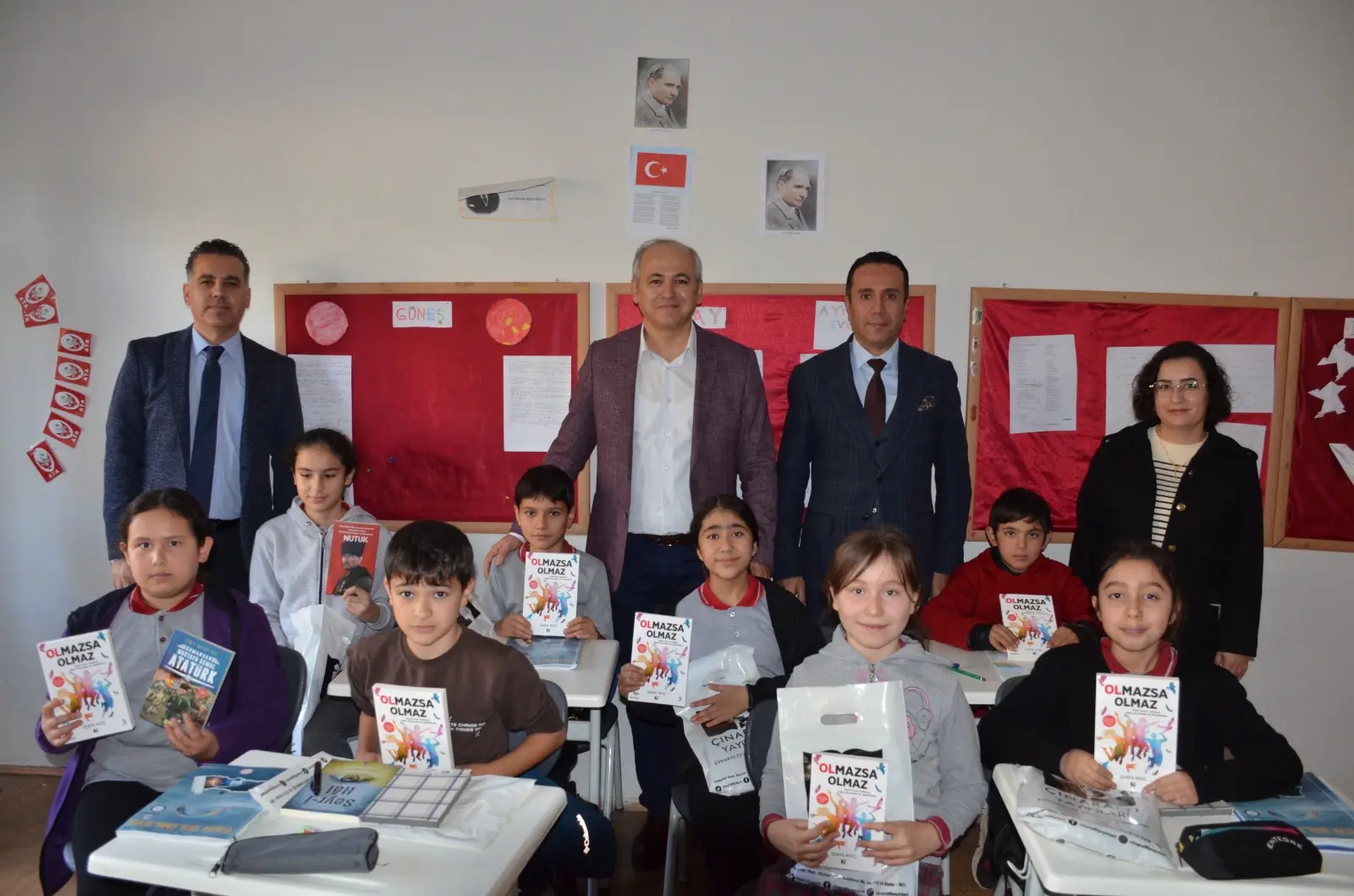 Muğla Valiliği himayesinde yürütülen “Bir Kitap Bir İnsan” projesi kapsamında