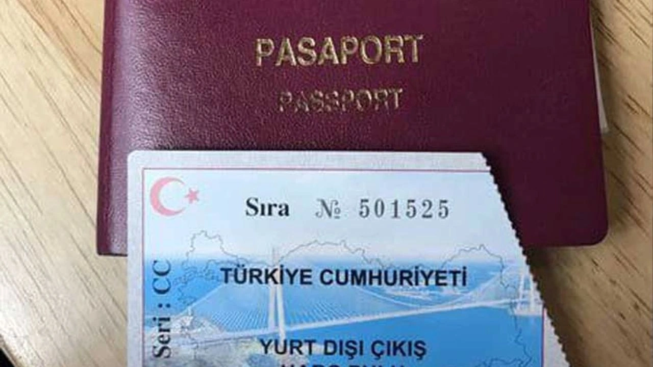 Yurt dışına seyahat eden vatandaşlardan alınan çıkış harcı puluna yüzde