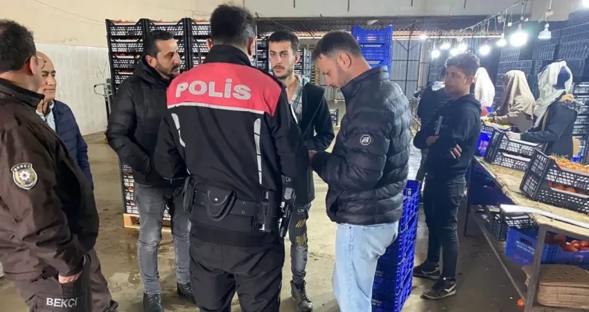 Fethiye’de ‘Düzensiz Göç’ ile mücadele sürüyor Fethiye İlçe Emniyet Müdürlüğü ekipleri tarafından düzensiz göç ile mücadele