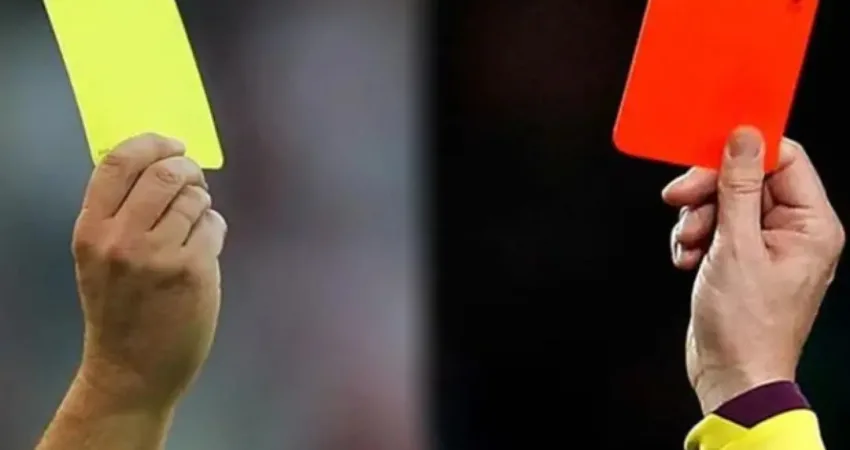Futbolseverler, sarı kart ve kırmızı kartın tarihçesini merak ediyor. Peki