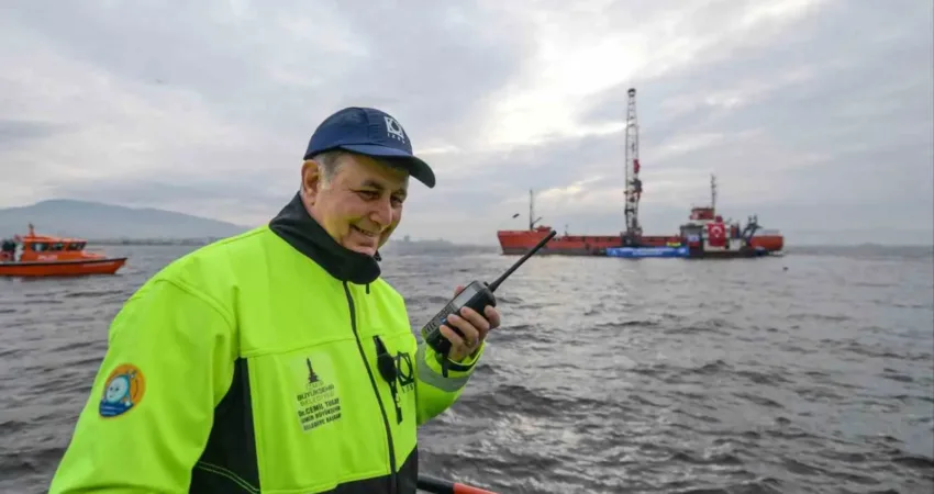 İzmir Büyükşehir Belediyesi İZSU Genel Müdürlüğü, İzmir Körfezi’nde sirkülasyonu sağlayarak,