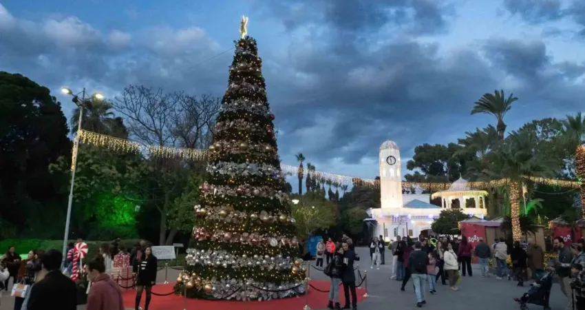 İzmir Büyükşehir Belediyesi tarafından kentte ilk kez düzenlenen Yeni Yıl