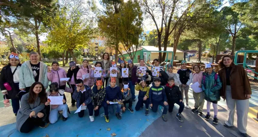 Marmaris Belediyesi ile Doğal Hayatı Koruma Vakfı ile eğitmenleri İçmeler