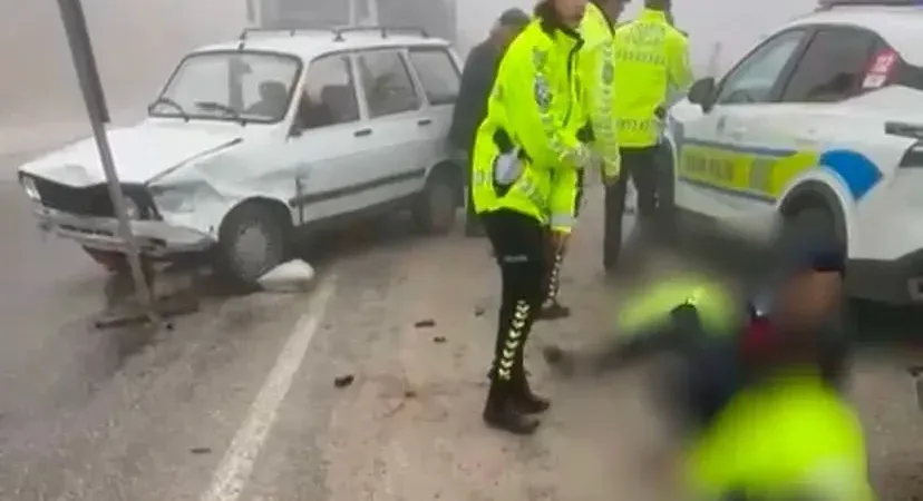 Denizli’de yoğun sis nedeniyle önünü göremeyen sürücünün kullandığı otomobil, polis