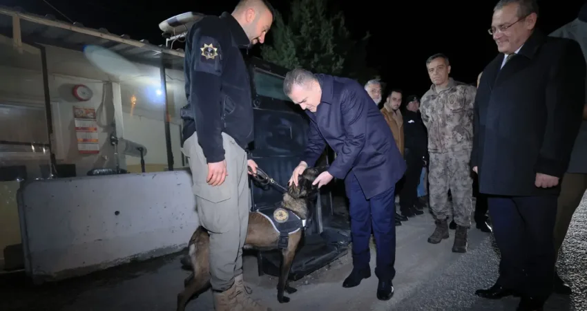 Muğla Valisi İdris Akbıyık, Yılbaşı Tedbirlerini Yerinde Denetledi Muğla Valisi Dr. İdris Akbıyık, yılbaşı tedbirleri kapsamında güvenlik önlemlerini