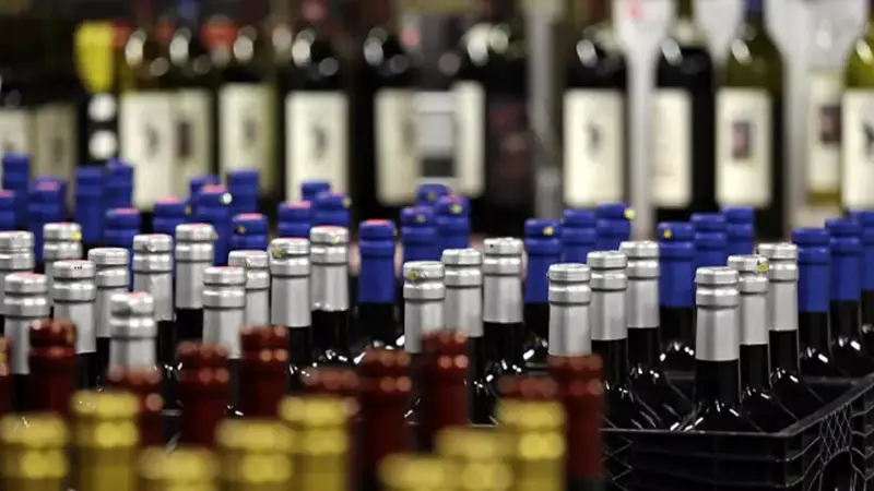 İstanbul'da 4 kişi daha sahte içki nedeniyle yaşamını yitirdi.