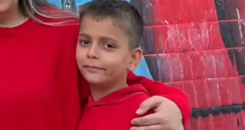 İzmir’in Bornova ilçesinde yaşayan 10 yaşındaki bir çocuk, TikTok’ta izlediği