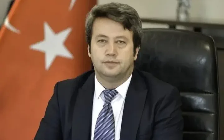 MSKÜ’nün Yeni Rektör Yardımcısı Prof. Dr. Mustafa Gökçe Bir süredir boş olan Muğla Sıtkı Koçman Üniversitesi’nin rektör yardımcılığı