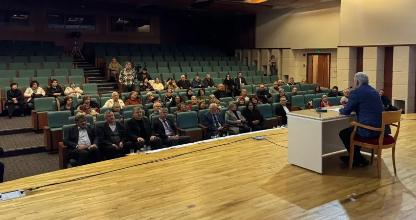 Milletvekili Kadem Mete’den Turizm Konferansı AK Parti Muğla Milletvekili Kadem Mete, Muğla Sıtkı Koçman Üniversitesi’nde,