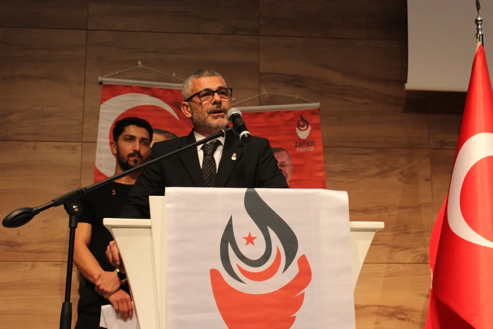 Zafer Partisi Muğla İl Başkanı Cem Ayber, MHP liderinin HDP