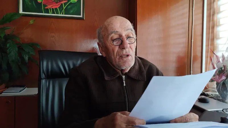 Giresun’un Eynesil ilçesinde yaşayan 80 yaşındaki Halis Eren, telefonda verdiği