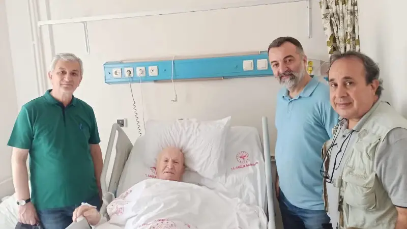 Muğla'da uzun yıllar Valilik Basın ve Halkla İlişkiler biriminde görev