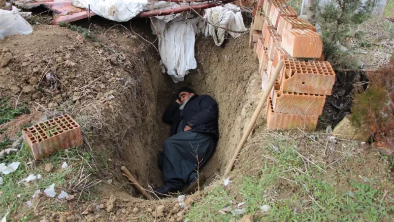 Amasya’nın Suluova ilçesinde 78 yaşındaki bir vatandaş, kimseye zahmet vermemek