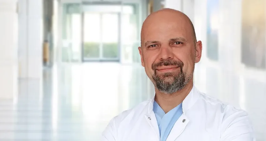 Uyuşma ve karıncalanma varsa dikkat! Beyin ve Sinir Cerrahisi Uzmanı Prof. Dr. Selçuk Göçmen, sinir