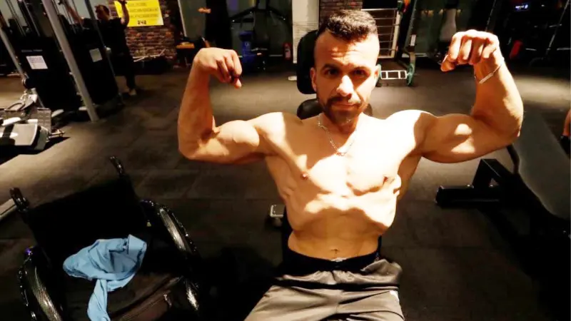 Antalya'da 2019 yılında geçirdiği trafik kazası sonrası omurilik zedelenmesi nedeniyle