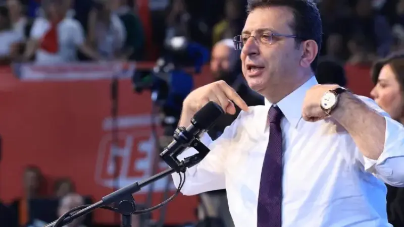 İstanbul Büyükşehir Belediyesi Başkanı Ekrem İmamoğlu ile birlikte 91 kişinin