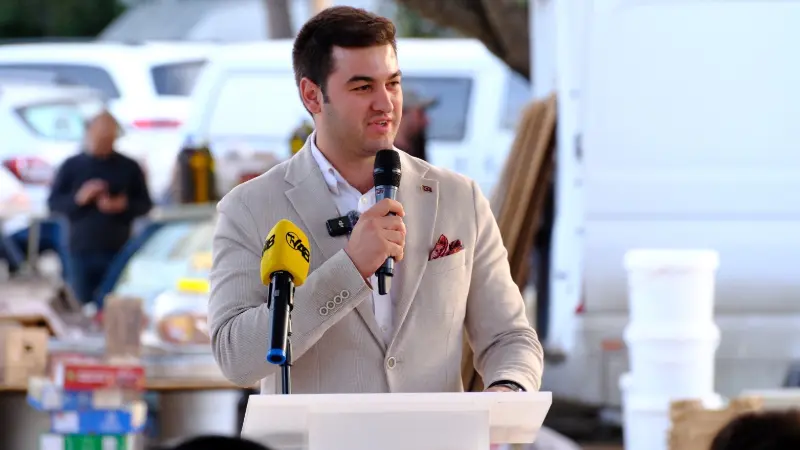 Tamer Mandalinci: “Pazar yerleri, üretimin devamının sağlandığı yerlerdir” Bodrum Belediyesi tarafından ilk etap çalışmalarının tamamlandığı Kızılağaç Pazar Yerinin