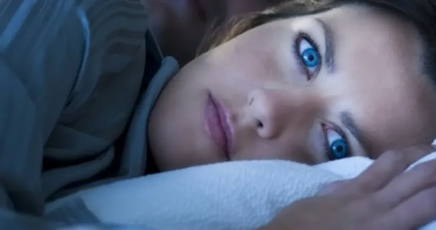 Huzursuz bacak sendromuna dikkat! Fizik Tedavi ve Rehabilitasyon Uzmanı Doç.Dr.Ahmet İnanır konu hakkında önemli bilgiler verdi.