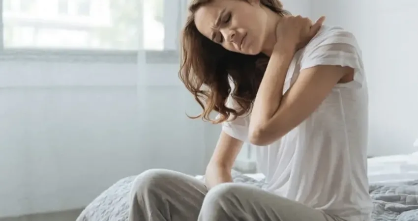 Omurganızı yaşa bağlı hasarlardan korumanın yolları! Fizik Tedavi ve Rehabilitasyon Uzmanı Prof. Dr. Turan Uslu konu