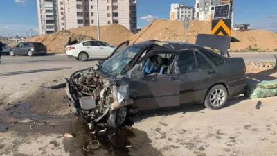 Karaman’da iki otomobilin kavşakta çarpışması sonucu meydana gelen kazada 1