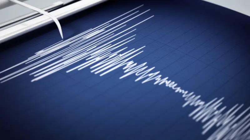 İstanbul’da deprem! İstanbul sallanmaya devam ediyor. 23 Nisan'da gerçekleşen 6.2'lik depremin ardından