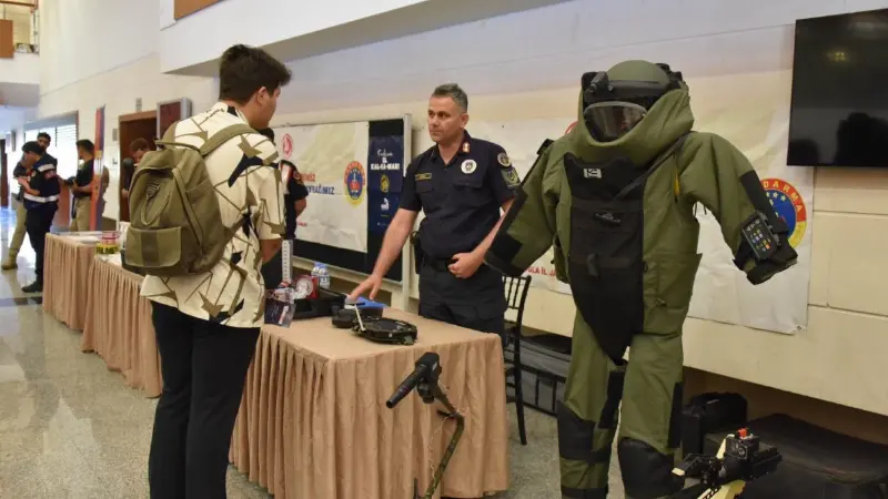MSKÜ’de geleceğe yatırım: Öğrenciler ve kurumlar aynı platformda Muğla Sıtkı Koçman Üniversitesi'nde düzenlenen "Öğrenci-Sektör Buluşması" etkinliği, öğrencileri sektör