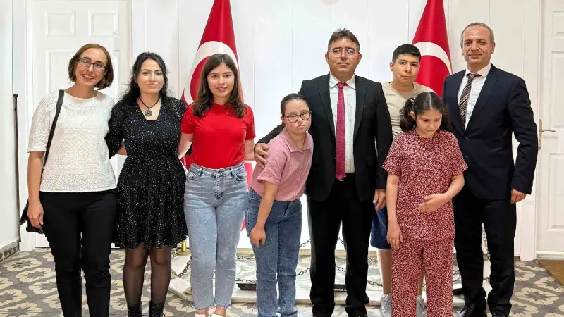 Marmaris'te Engelliler Haftası etkinlikleri kapsamında özel eğitim öğrencileri Kaymakam Nurullah