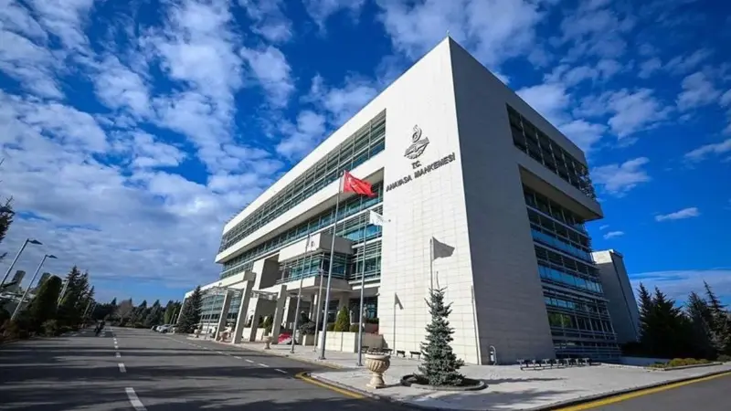 Sokak Hayvanları Yasası Yürürlükte Kalmaya Devam Edecek! AYM yasasının iptalini reddetti Anayasa Mahkemesi (AYM), sahipsiz hayvanlarla ilgili yasal düzenlemeler içeren 7527