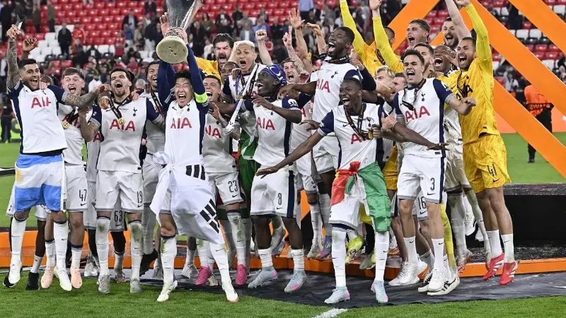 UEFA Avrupa Ligi finalinde iki İngiliz takımının karşılaşmasında Tottenham, Manchester