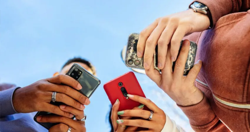 Güvenlik açığı olan 4 telefon ve 1 hoparlör toplatılıyor! BTK ve Ticaret Bakanlığı, güvenlik riski taşıyan 4 cep telefonu