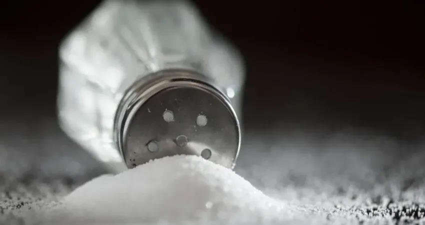 Türkiye iki kat fazla tuz tüketiyor! İç Hastalıkları ve Nefroloji Uzmanı Doç. Dr. Enes Murat Atasoyu,