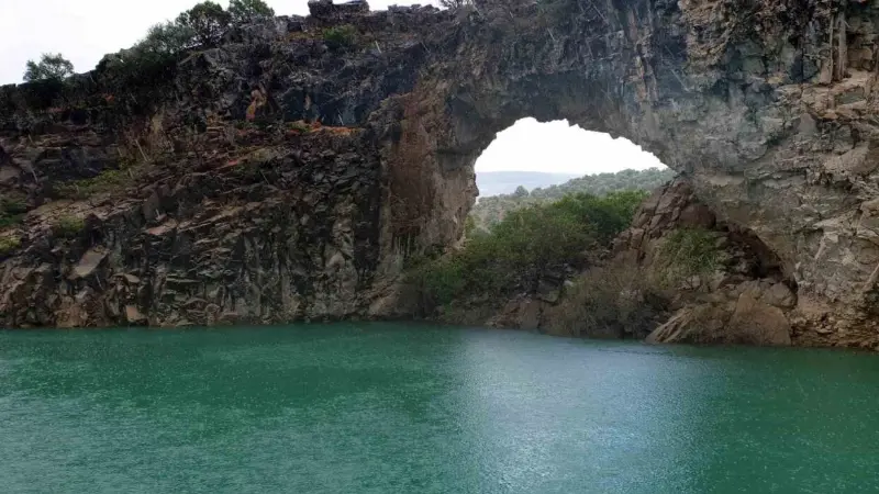 İç turizmin gözdesi: “Arapapıştı Kanyonu” Aydın’ın Bozdoğan ilçesinde bulunan 1958 yılında hizmete açılan Kemer Barajı’nı