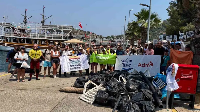 Marmaris koylarında çevre temizliği sürüyor Muğla’nın Marmaris ilçesinde çevre gönüllülerinin başlattığı ’Marmaris’in Koylarını Temizliyoruz’ hareketi
