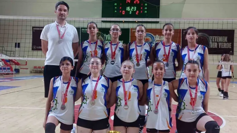 Muğla Büyükşehir’in Voleybol takımlarından çifte başarı 2024-2025 sezonunda Muğla’da düzenlenen voleybol liglerinde mücadele eden Büyükşehir Belediyesi